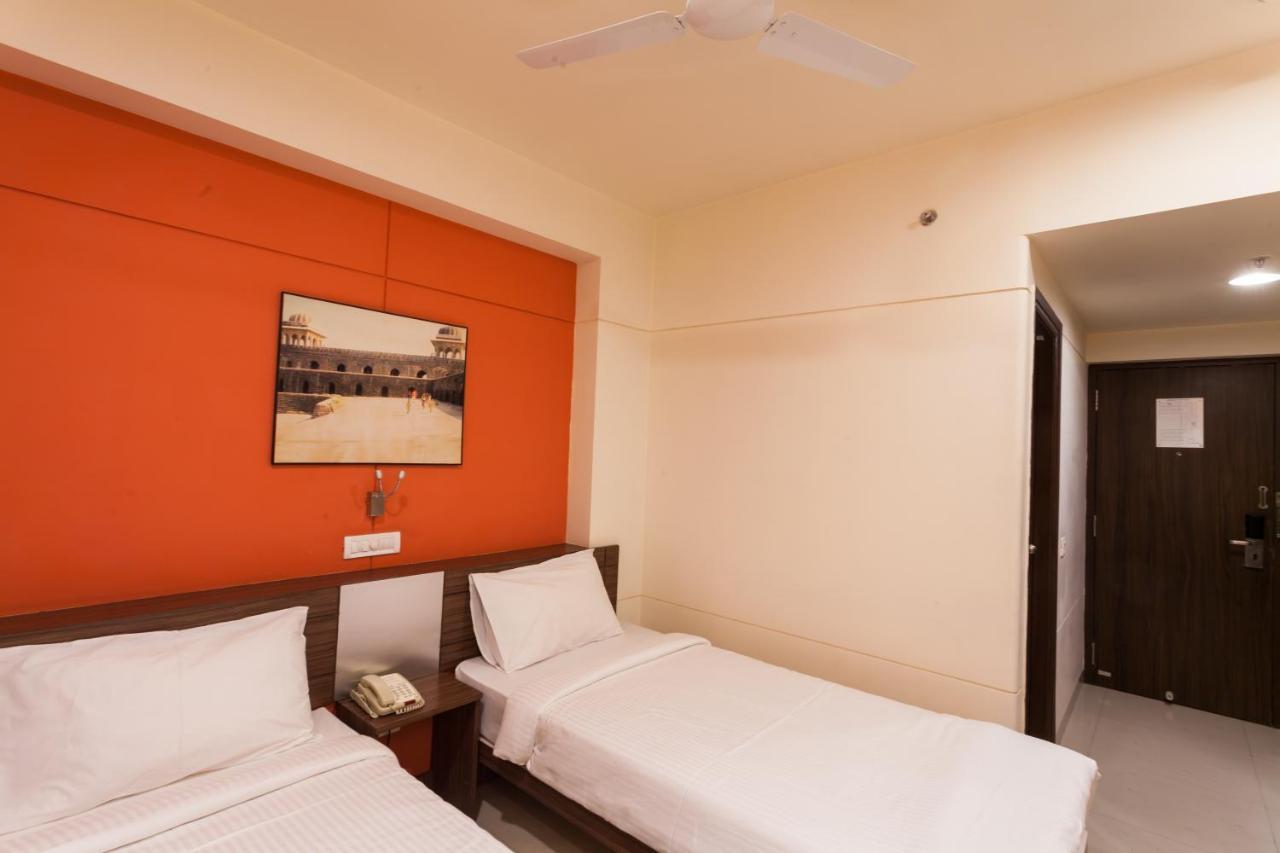 Ginger Tirupur Hotel Bagian luar foto