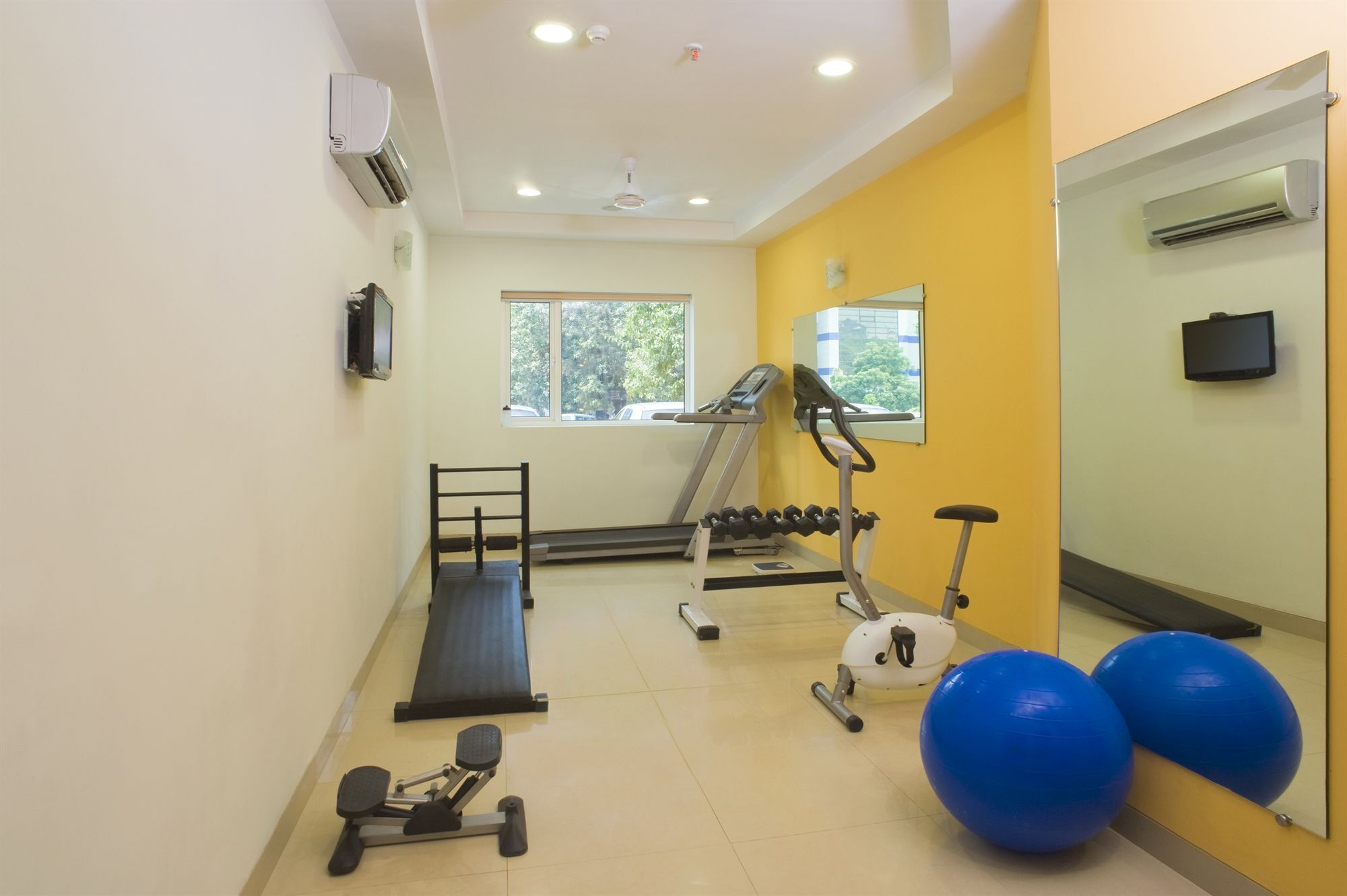 Ginger Tirupur Hotel Bagian luar foto